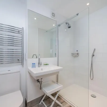 Stylish Flat Between London Bridge & Tower Bridge Exterior photo